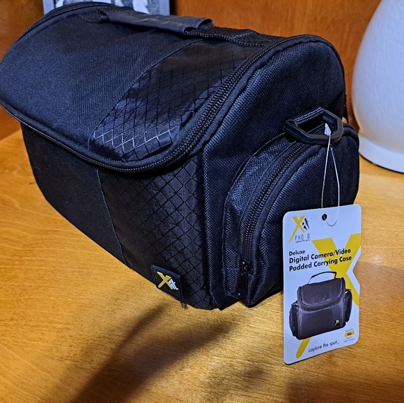 Panasonic Palmcorder IQ x12 Zoom/With All accessories, Bag, Tripod, and Guide - Picture 6 of 10